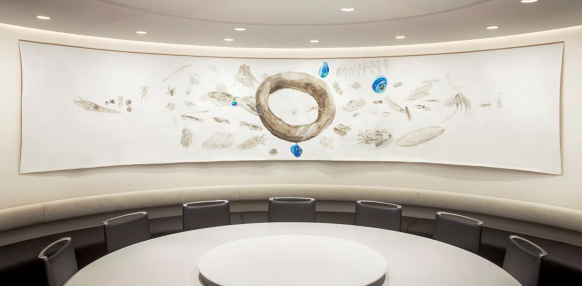 「ART IN THE OFFICE 2020」作品が展示されているプレスルーム(GALAXY)