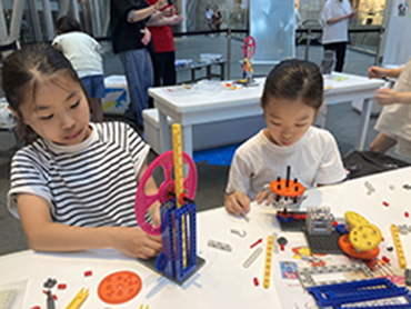 （森ビル主催KIDS’ WORKSHOP 2023 「みんなでレジャーランドを作ろう！～投資家を見つけて、大好きなアトラクションを！～」2023年8月））